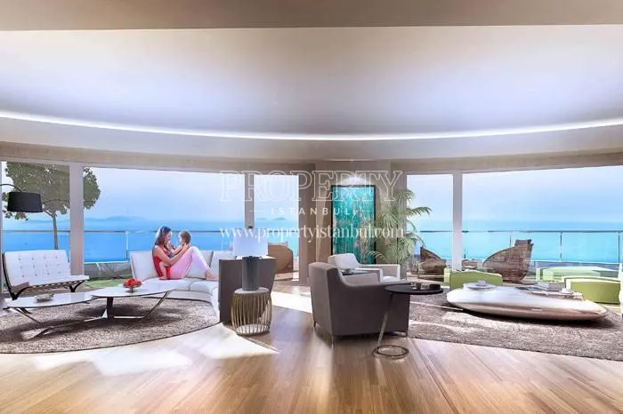 The woman enjoying herself with her baby in their home in