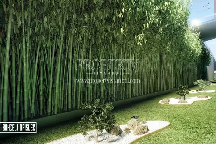 Small verdant garden in 42 Maslak