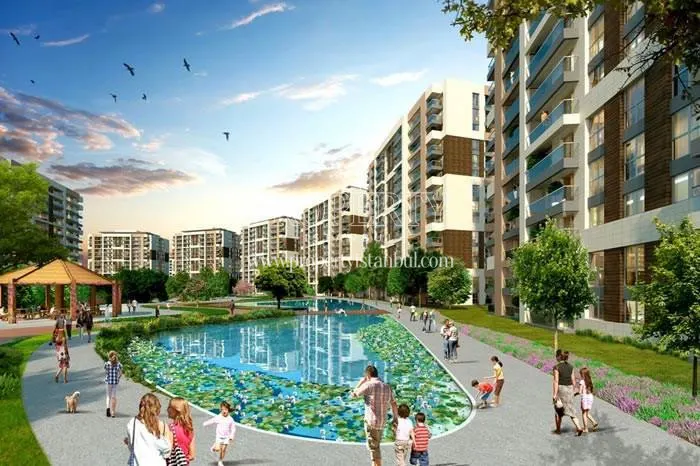 The residents are taking a walk around the artificial lake in 5. Levent