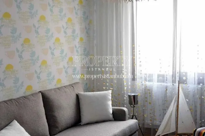 Small chic living room in Adresse Yakuplu