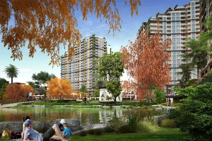 The artificial lake in Agaoglu Central Park