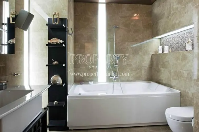 One of the bathrooms in Alya Elit