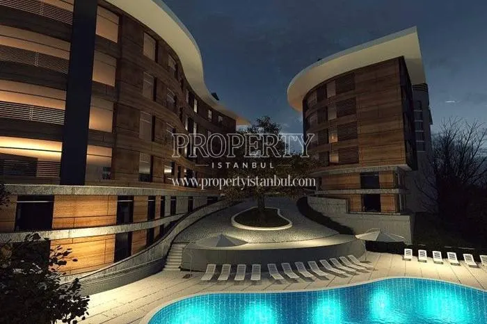 Alya Evleri Sariyer compound at night