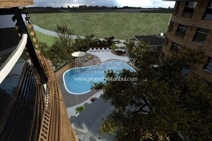 The outdoor swimming pool in Alya Evleri Sariyer