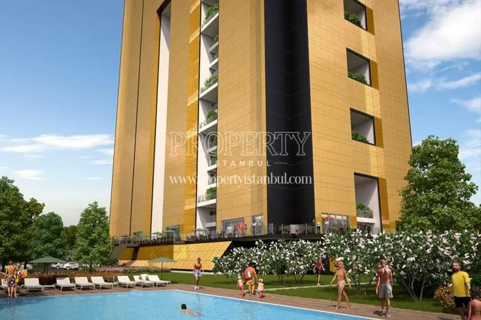 Andromeda Gold Atasehir residents swimming in the compound pool