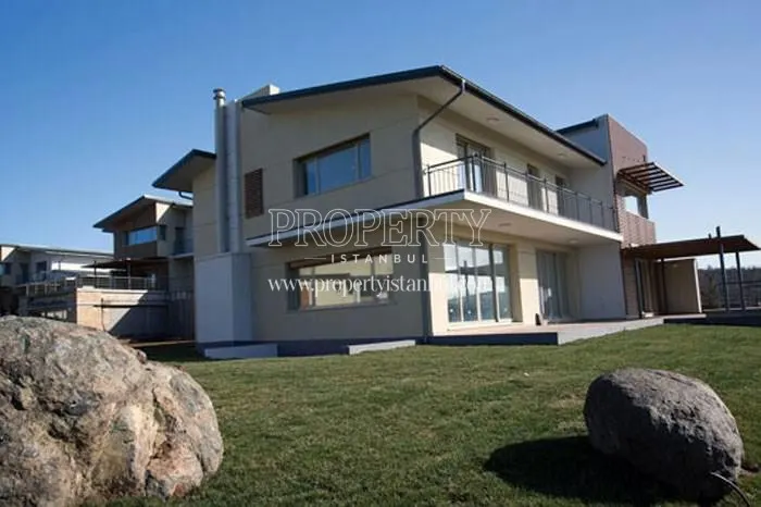 One of the villas in Antriva