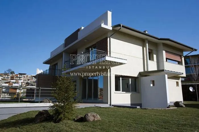 One of the villas in Antriva