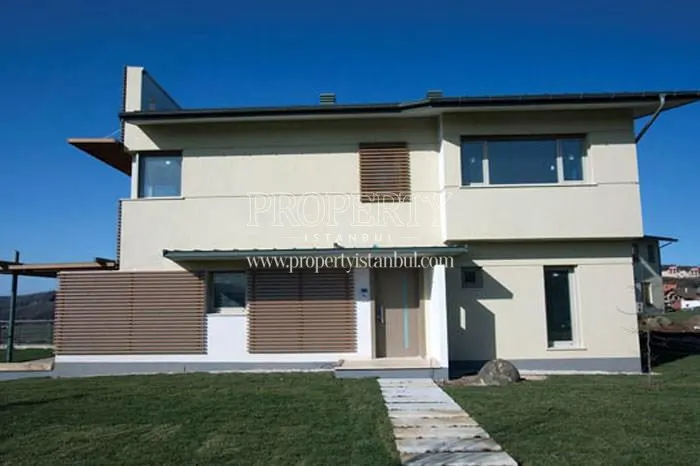 One of the villas in Antriva