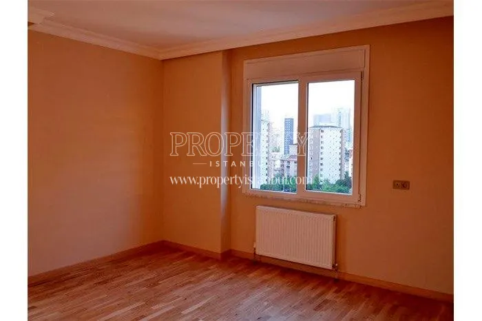 Empty apartment in Aram Deluxe
