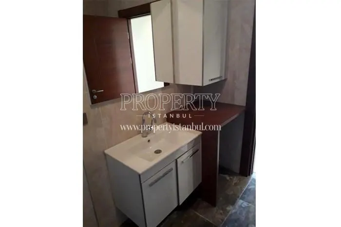 Small bathroom in Aram Deluxe