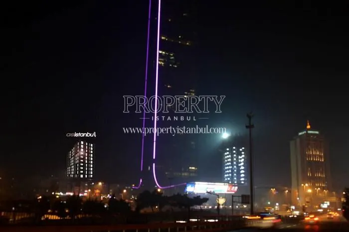 Asistanbull tower at night