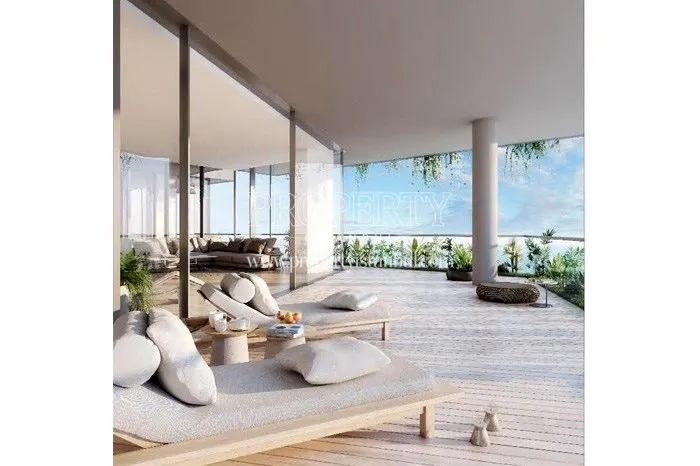 The viewing terrace in Atakoy Marina Park Residence 99