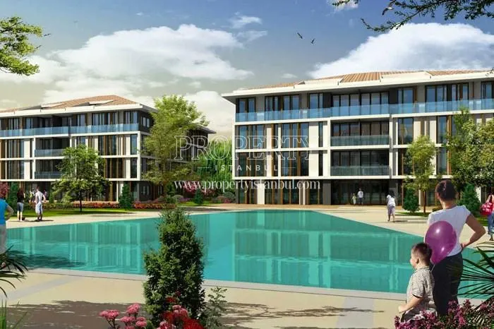 Outdoor swimming pool in Avcilar Park