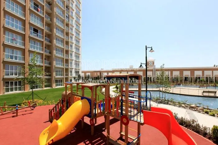 The playground for children in Avrupa Konutlari Ispartakule 3