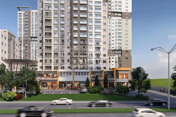 Parking lot in front of the Avrupark Hayat blocks