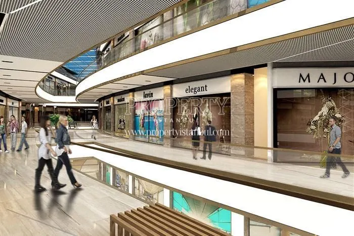 The people shopping in the mall in Axis Istanbul