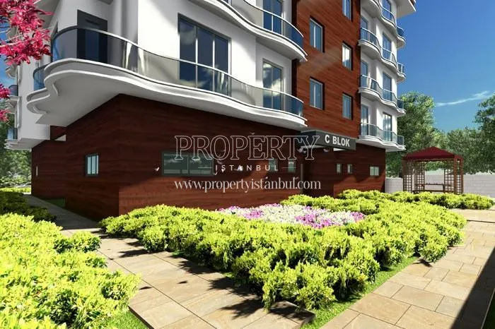 The small garden in front of Aydinli Konaklari Beykent building