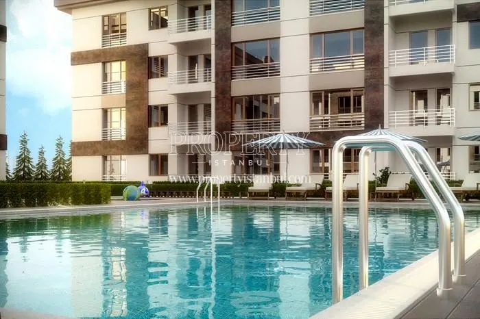 The outdoor swimming pool of Aydogan Park Tuzla