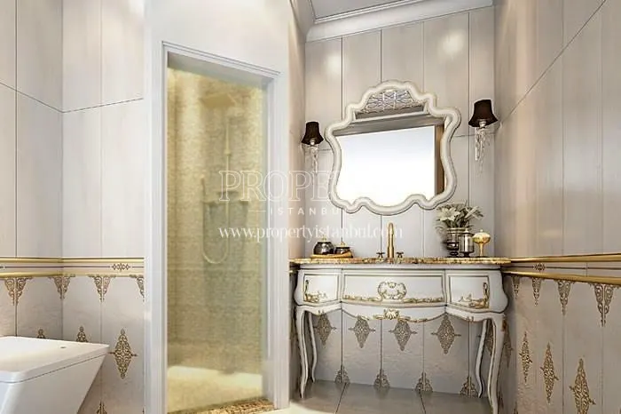 The bathroom with golden stripe tiles in Babacan Palace