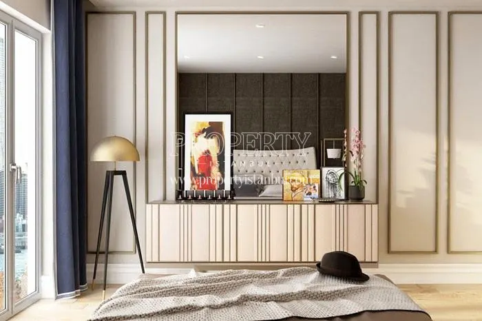 Big mirror in one of the master bedrooms in Bahcesehir Park