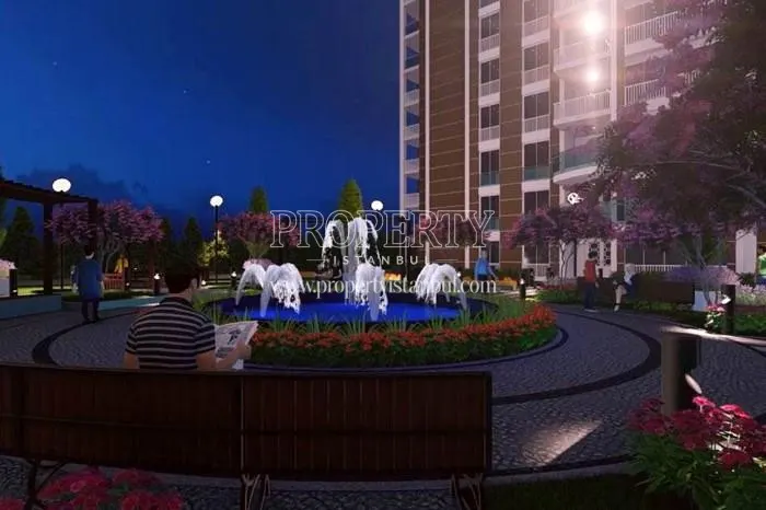 The pond in Basaktepe Evleri compound at night