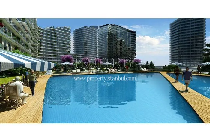 Walking track around the swimming pool in Batisehir