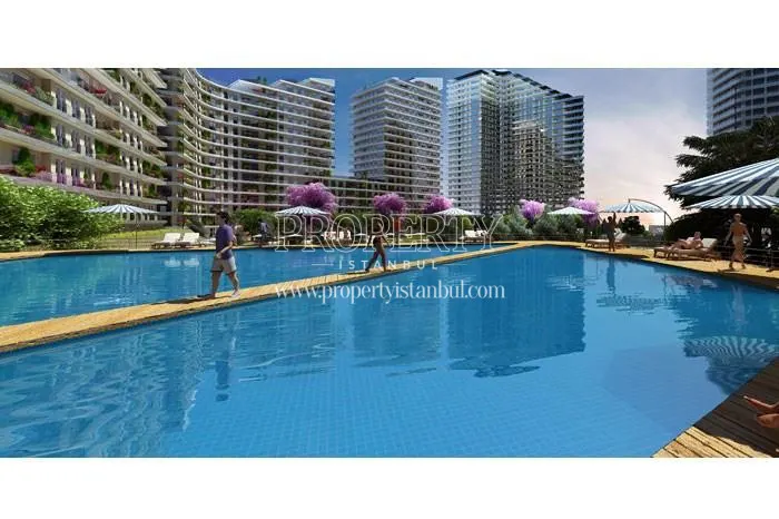 Big outdoor swimming pool in Batisehir compound