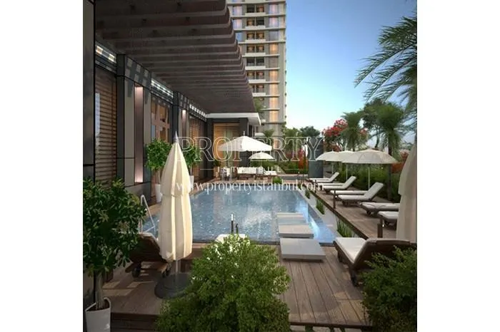 The outdoor swimming pool in Be Life Kartal