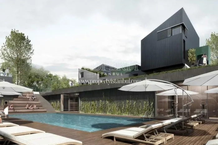 Outdoor swimming pool in Belgrad Life Villa