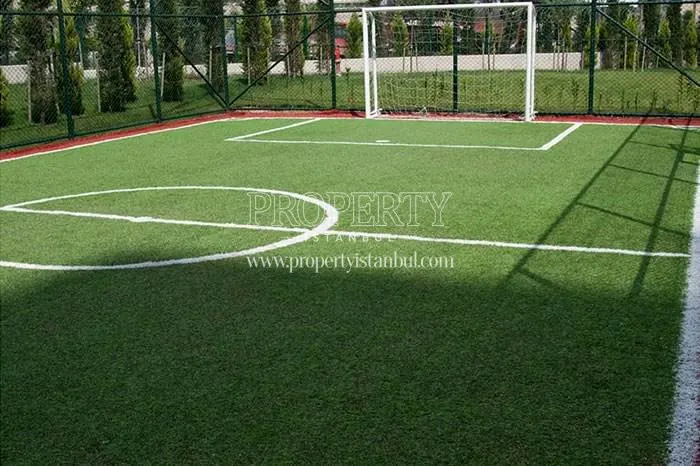 Football pitch in Bizim Evler 4