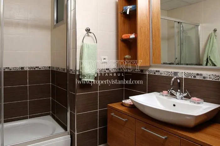 A bathroom in Bizim Evler 4