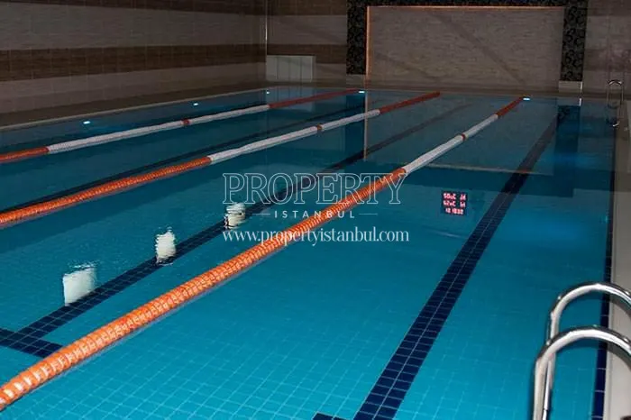 The indoor swimming pool in Bizim Evler 4