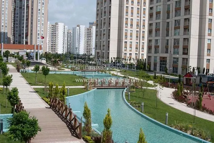 The landscape of Bizim Evler 4
