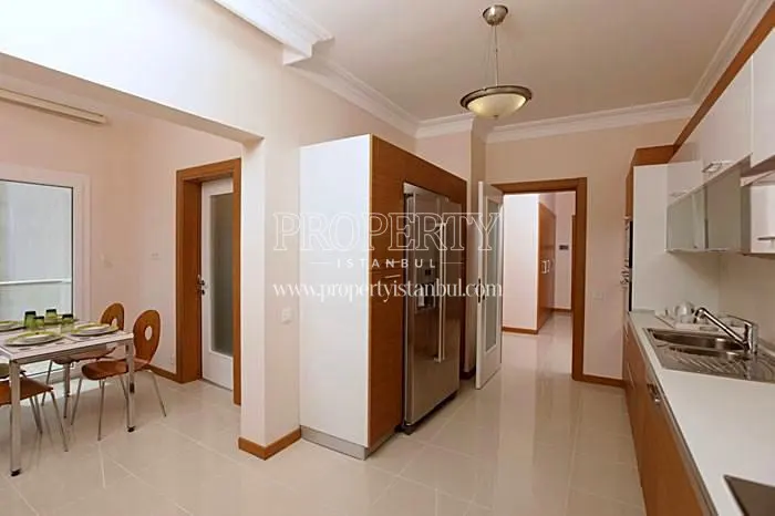 A dining room in Bizim Evler 5