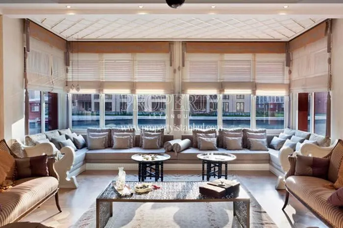 Rather big corner lounge suite in the living room in Bosphorus City