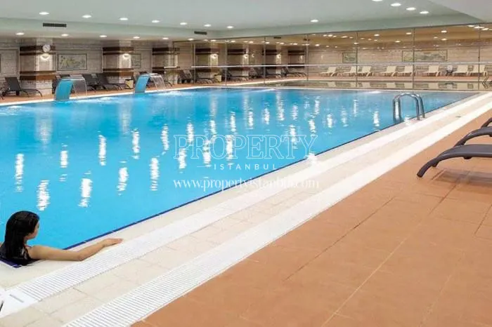 Indoor swimming pool in Cadde Varlik Residence