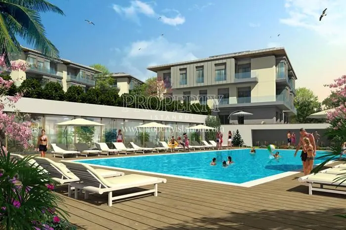 Camlica'da Mesa residents swimming in the compound pool