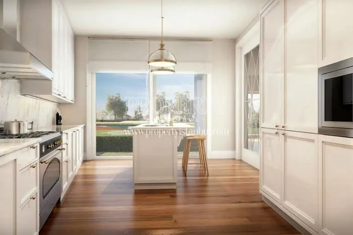 Big white kitchen in Cengelkoy Park Evleri