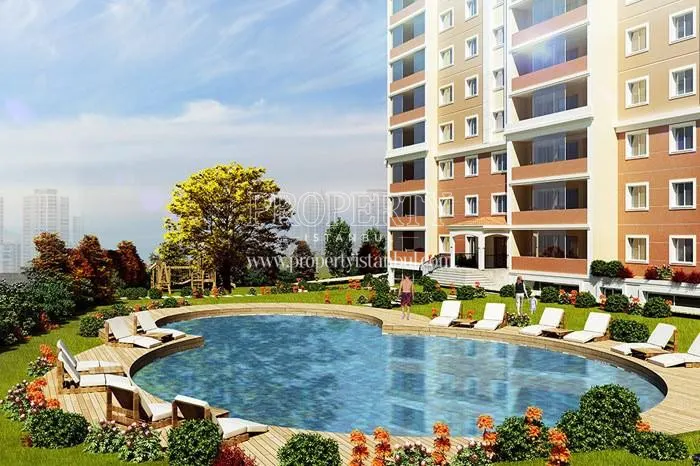 The outdoor swimming pool of Cinar6 Evleri