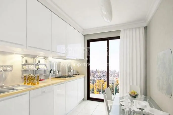 White kitchen in City Ambiance