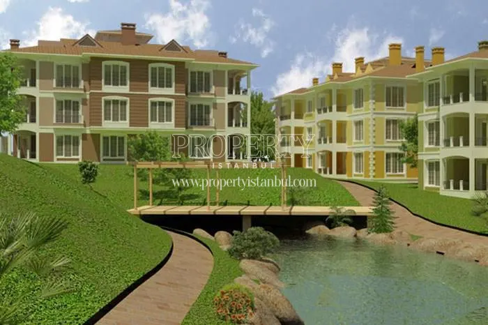 The artificial lake among the villas in City Court Bahcesehir