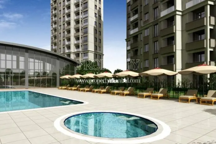 The outdoor swimming pools of Daphne Garden Residence