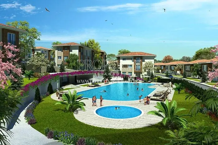 The outdoor swimming pool in Dekar Asmali Bahceler