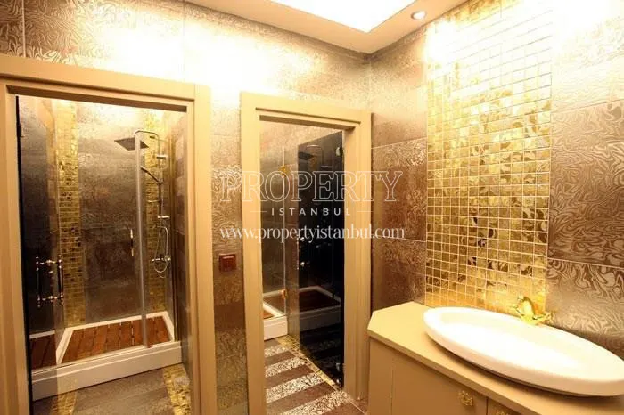 One of the bathrooms in Delta Deluxe