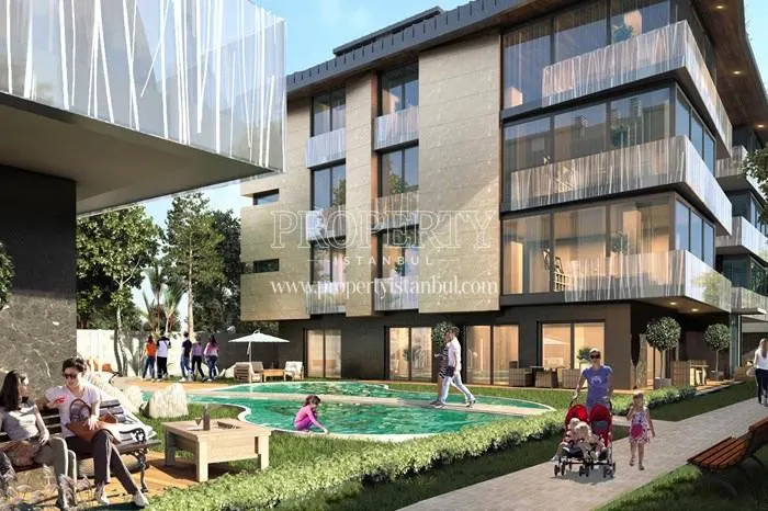 Delta Yali Yesilkoy residents playing in the landscaped areas