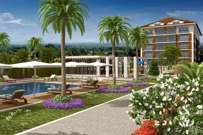 The outdoor swimming pool of the Dora Park 2 compound