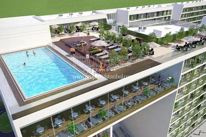 The outdoor swimming pool on the top floor in Dumankaya Flex Kurtkoy