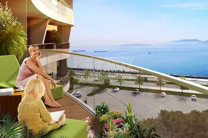 The residents of the Dumankaya Horizon compound enjoying the sea view from their apartment