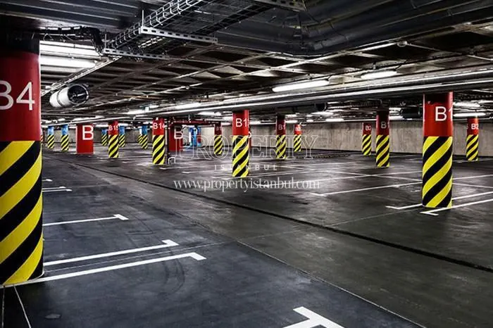Garage in EMS 211 Park
