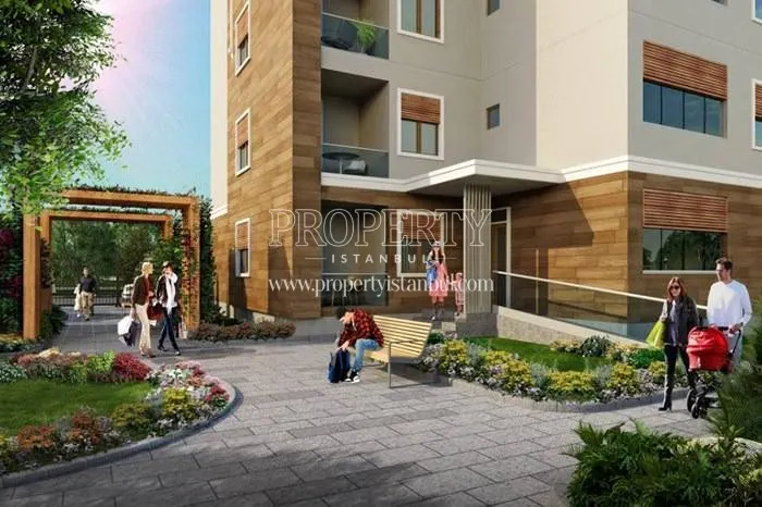 Eflinpark residents walking in the compound garden